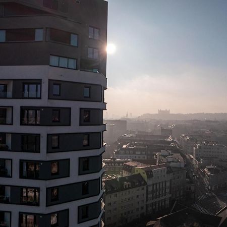 Lam Pink - Jacuzzi - Ac - Ps4 Apartamento Bratislava Exterior foto