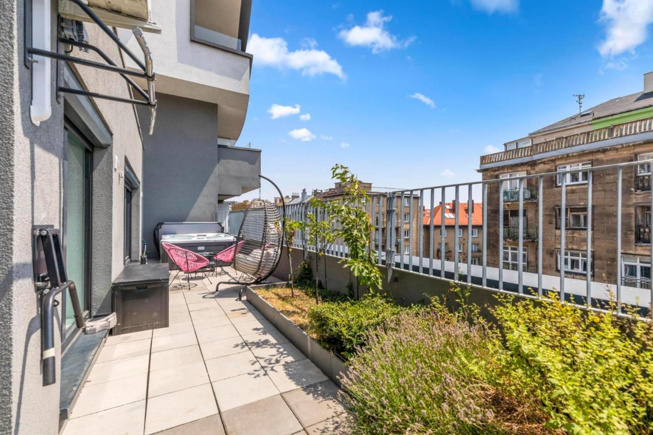 Lam Pink - Jacuzzi - Ac - Ps4 Apartamento Bratislava Exterior foto