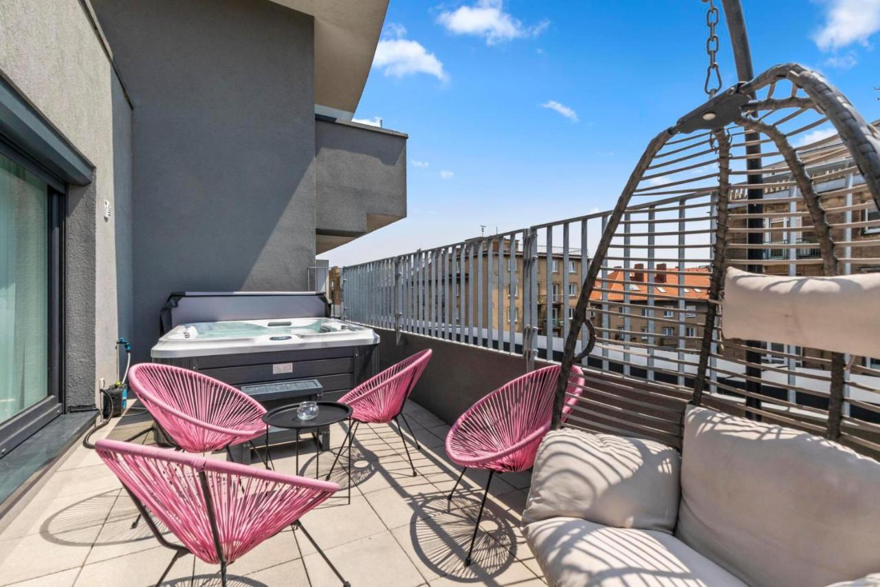 Lam Pink - Jacuzzi - Ac - Ps4 Apartamento Bratislava Exterior foto
