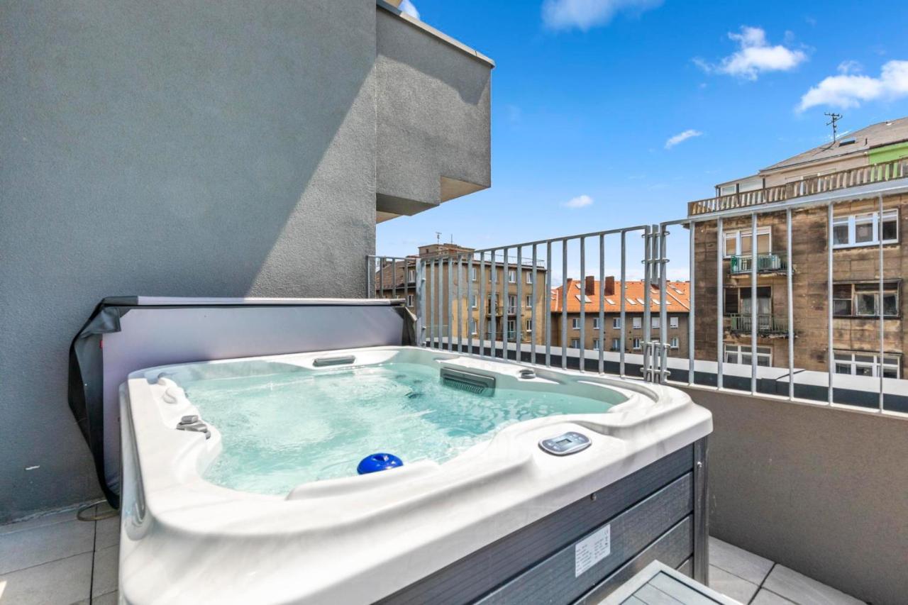 Lam Pink - Jacuzzi - Ac - Ps4 Apartamento Bratislava Exterior foto