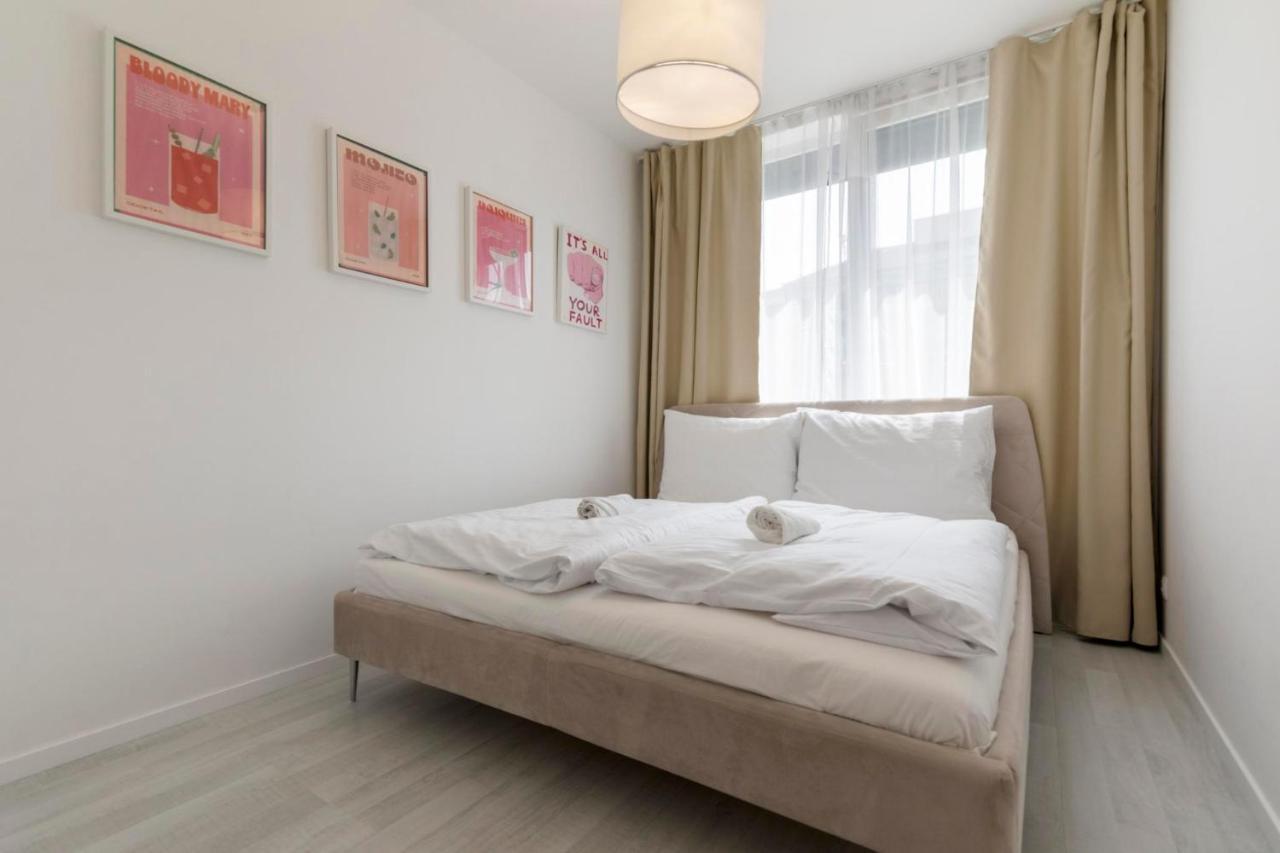 Lam Pink - Jacuzzi - Ac - Ps4 Apartamento Bratislava Exterior foto
