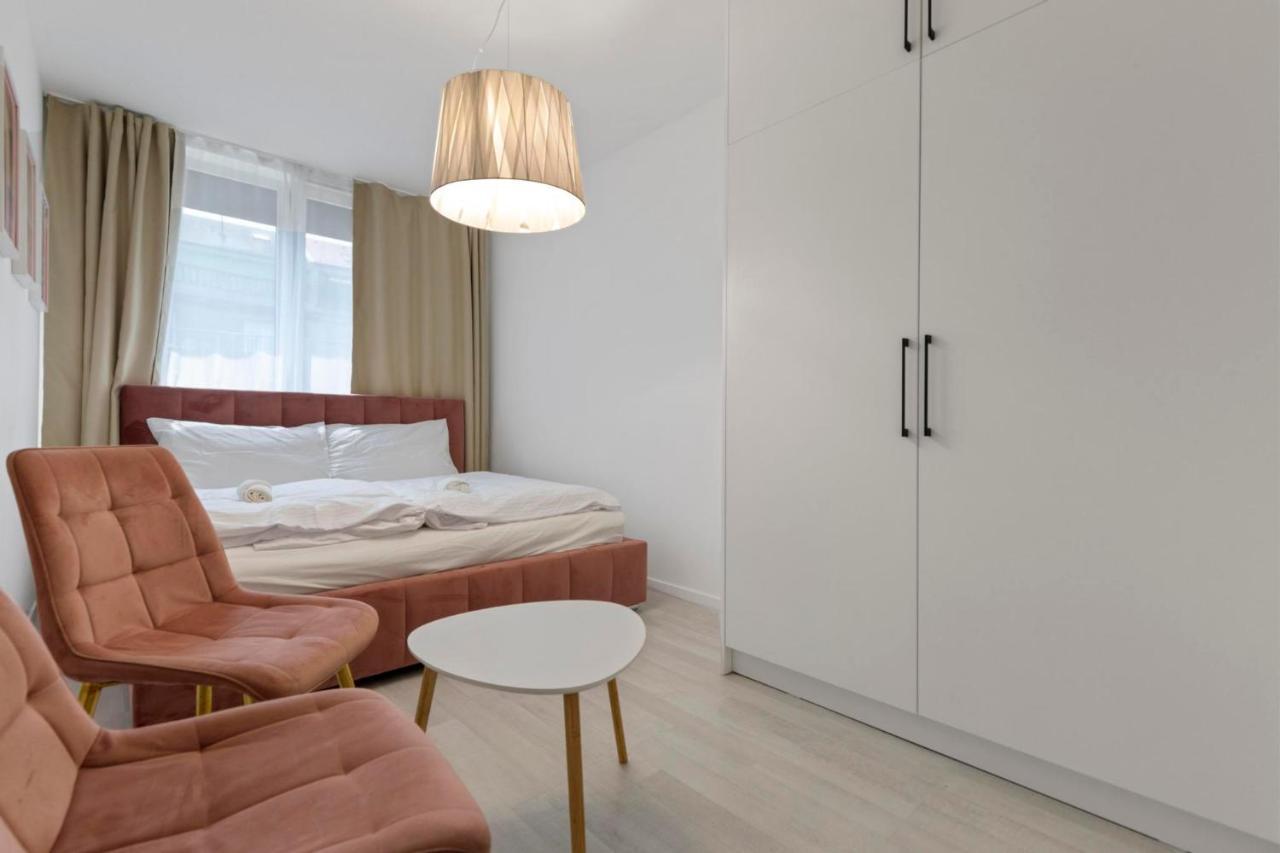 Lam Pink - Jacuzzi - Ac - Ps4 Apartamento Bratislava Exterior foto