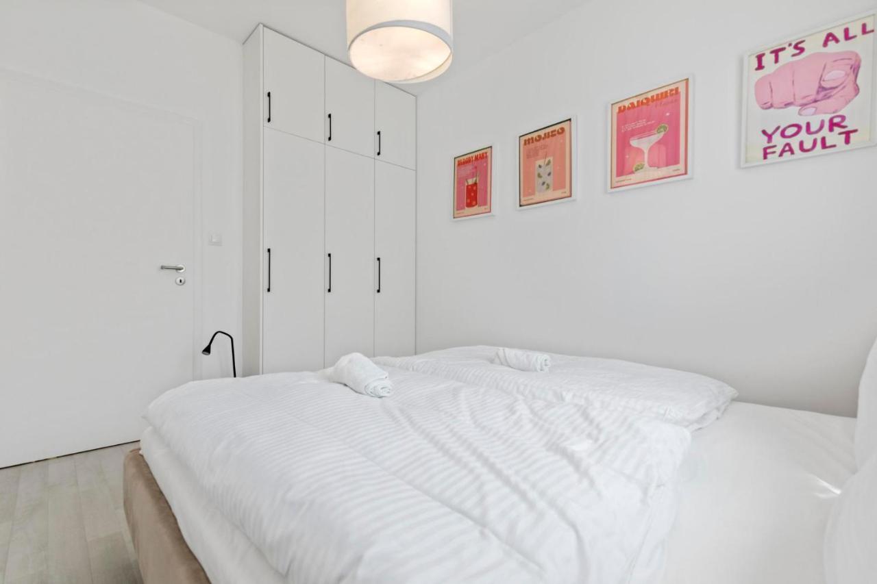 Lam Pink - Jacuzzi - Ac - Ps4 Apartamento Bratislava Exterior foto
